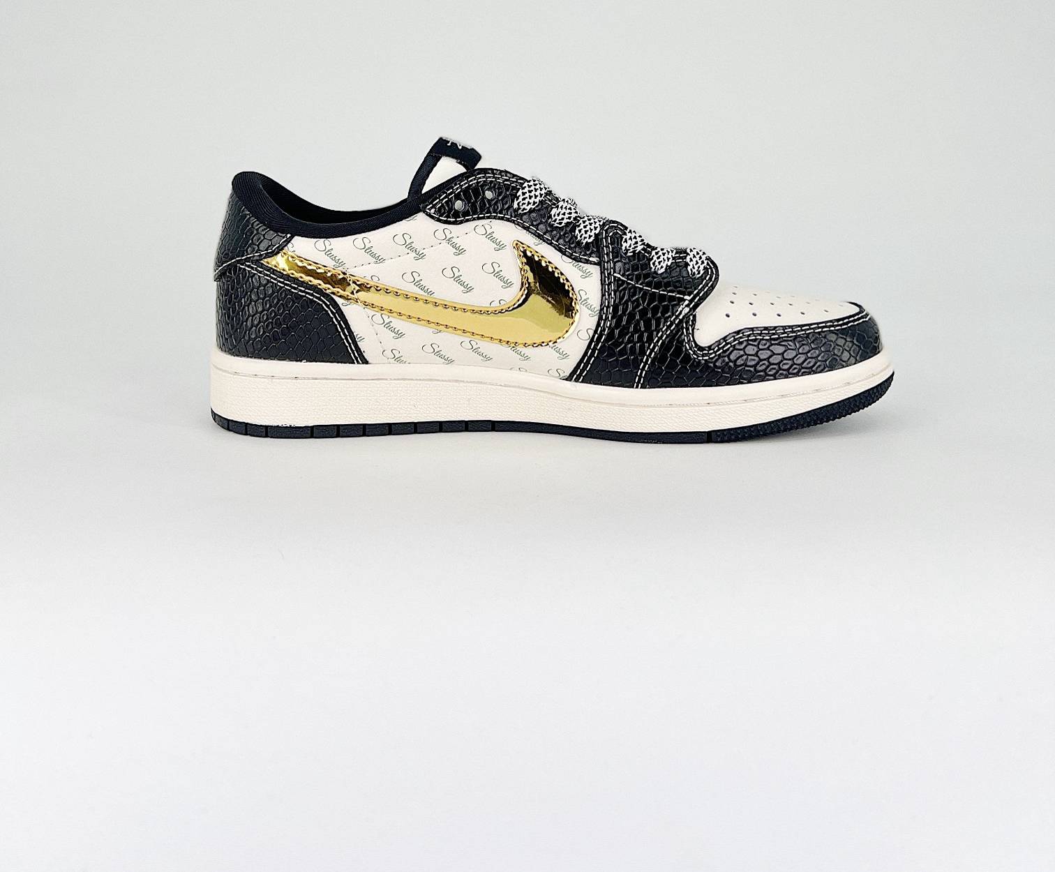 Travis Scott x Air Jordan 1 Retro Low Custom