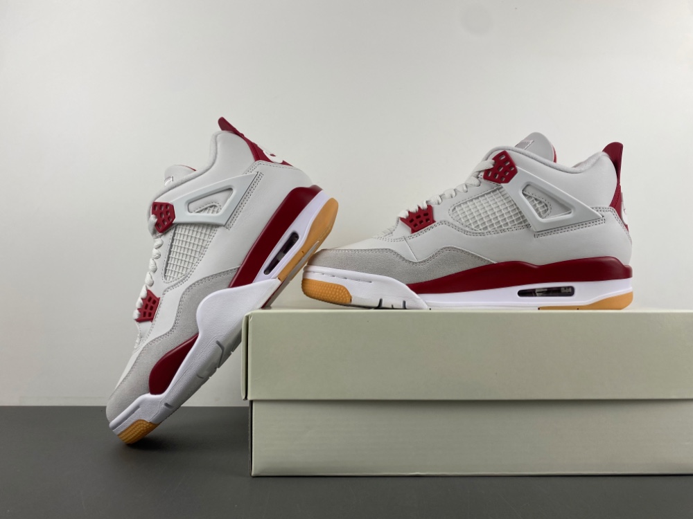 Jordan 4 Retro SB Varsity Red