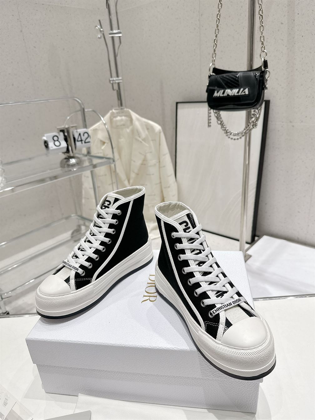 DIOR WALK’N’DIOR HIGH-TOP PLATFORM SNEAKER – DO117
