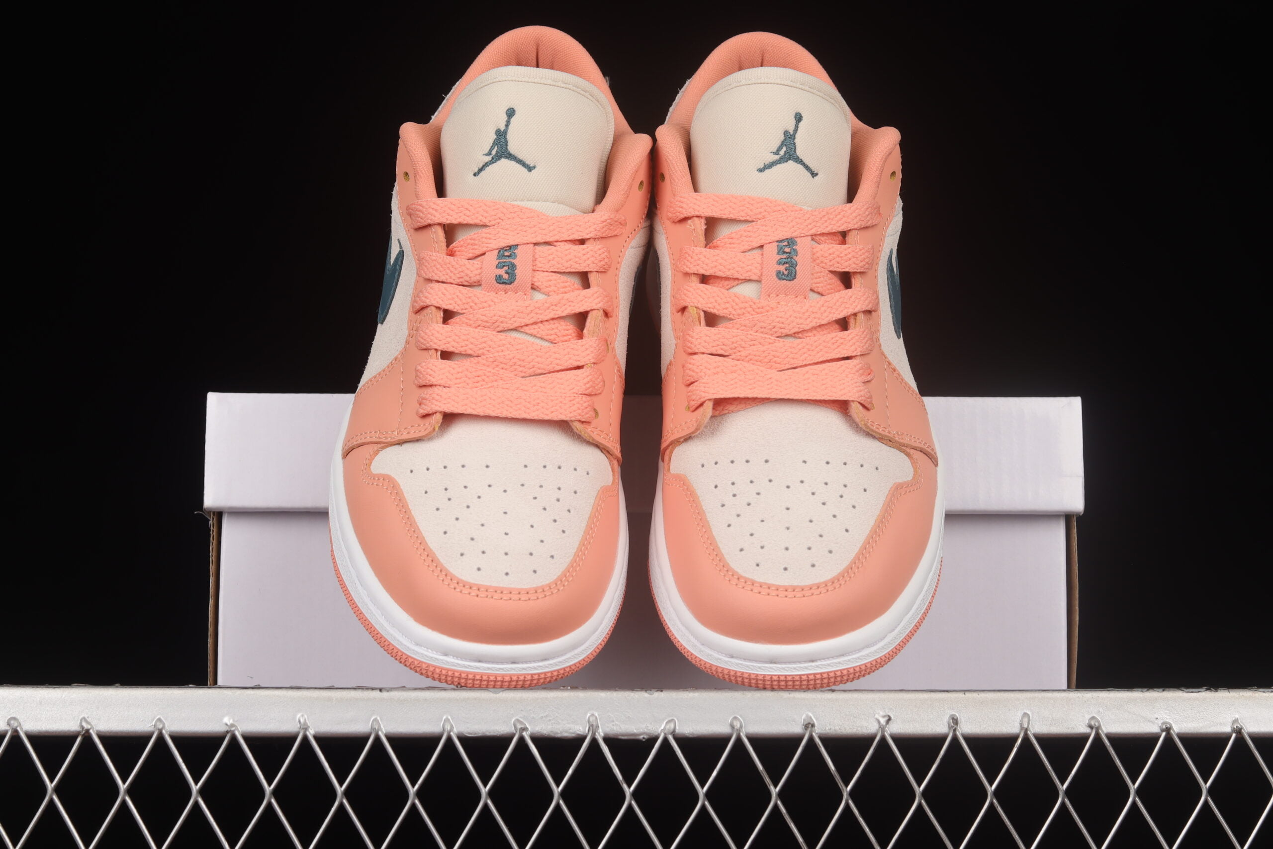 Air Jordan Low 1 Light Madder root