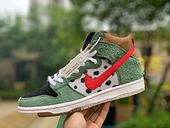 Nike SB Dunk High Dog Walker