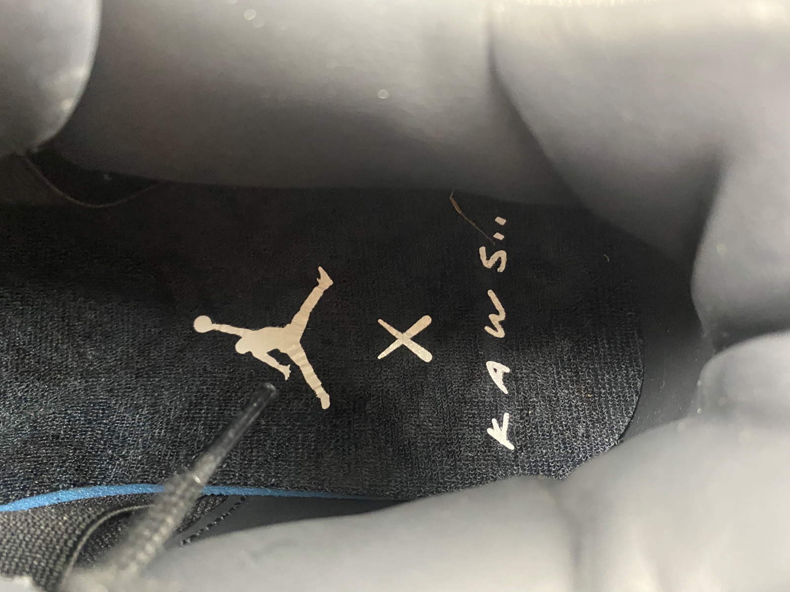 Jordan 4 Retro Kaws Black