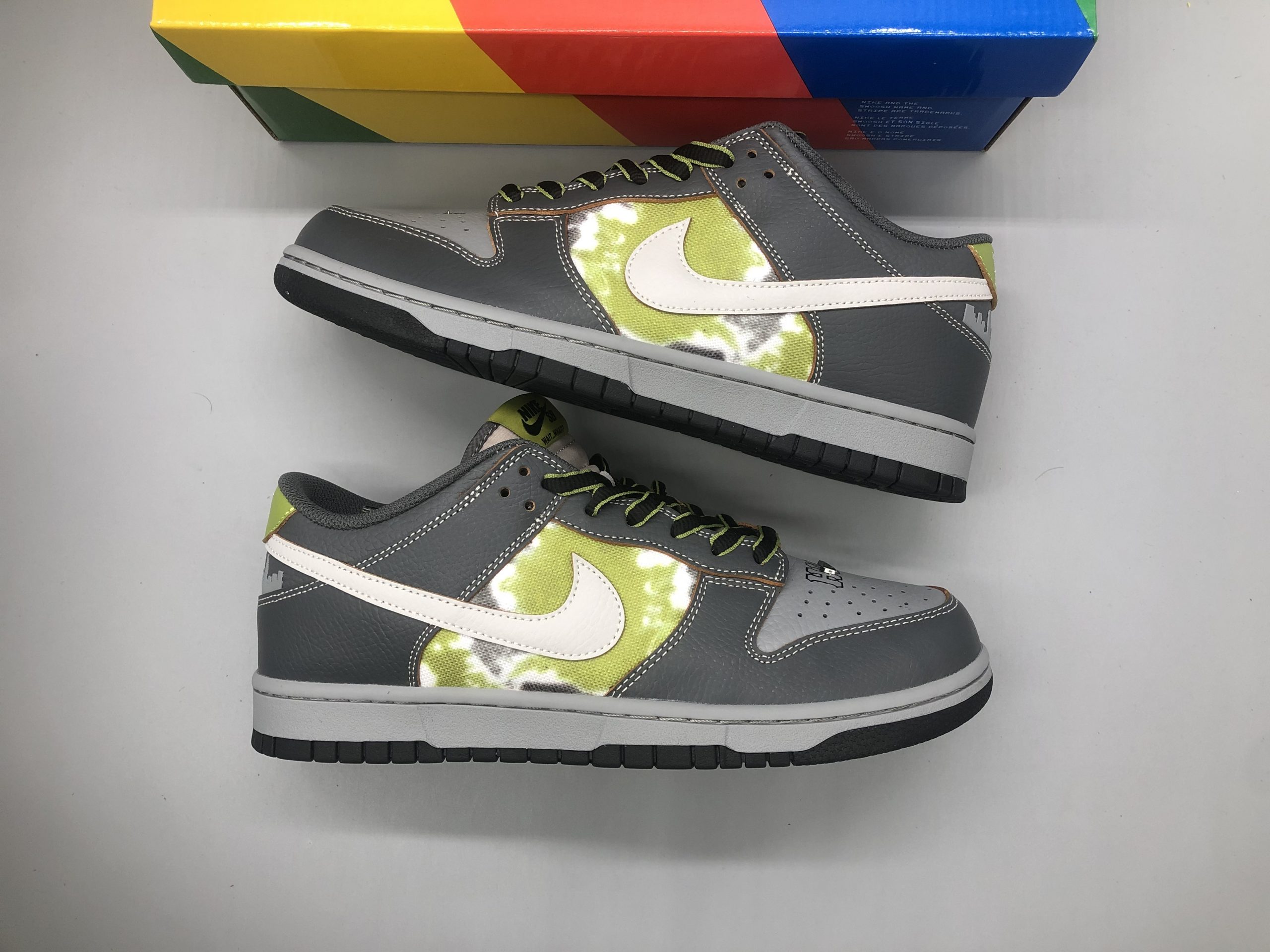 Nike SB Dunk Low HUF Wait, What!? (Friends and Family)
