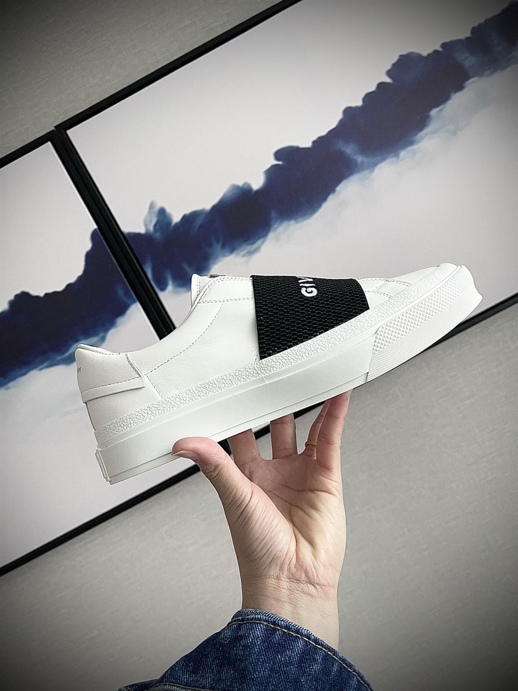 GIVENCHY SNEAKERS WITH ELASTIC BAND – GVC001