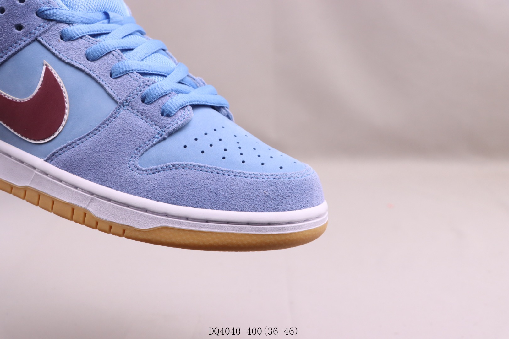 Nike SB Dunk Low Philadelphia Phillies