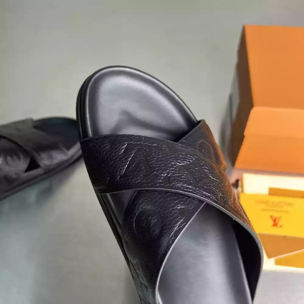 SLIPPERS’S – TAGGED “2” – DOWNTOWN – LVSD065