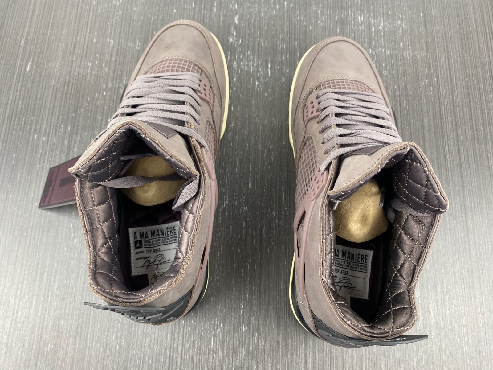 Jordan 4 Retro SP A Ma Maniére Violet Ore