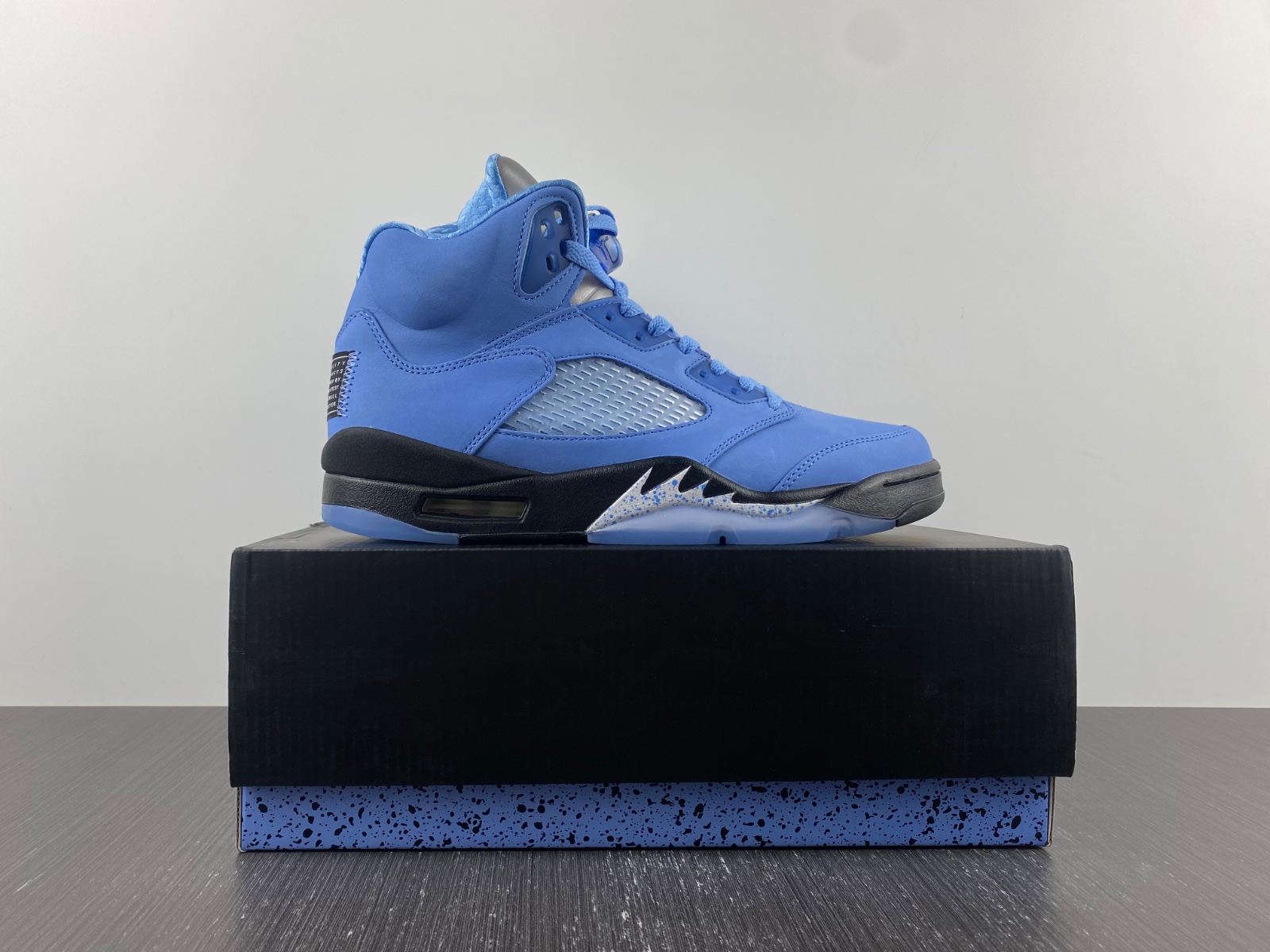 Air Jordan 5 Retro SE ‘UNC’