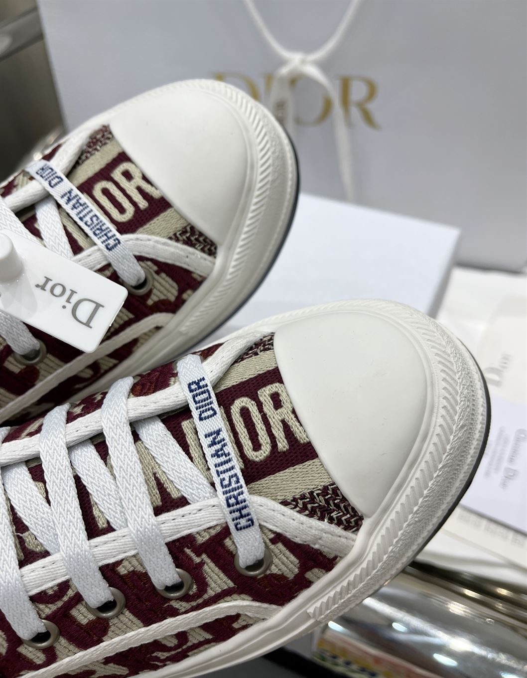 DIOR WALK’N’DIOR SNEAKER – DO126