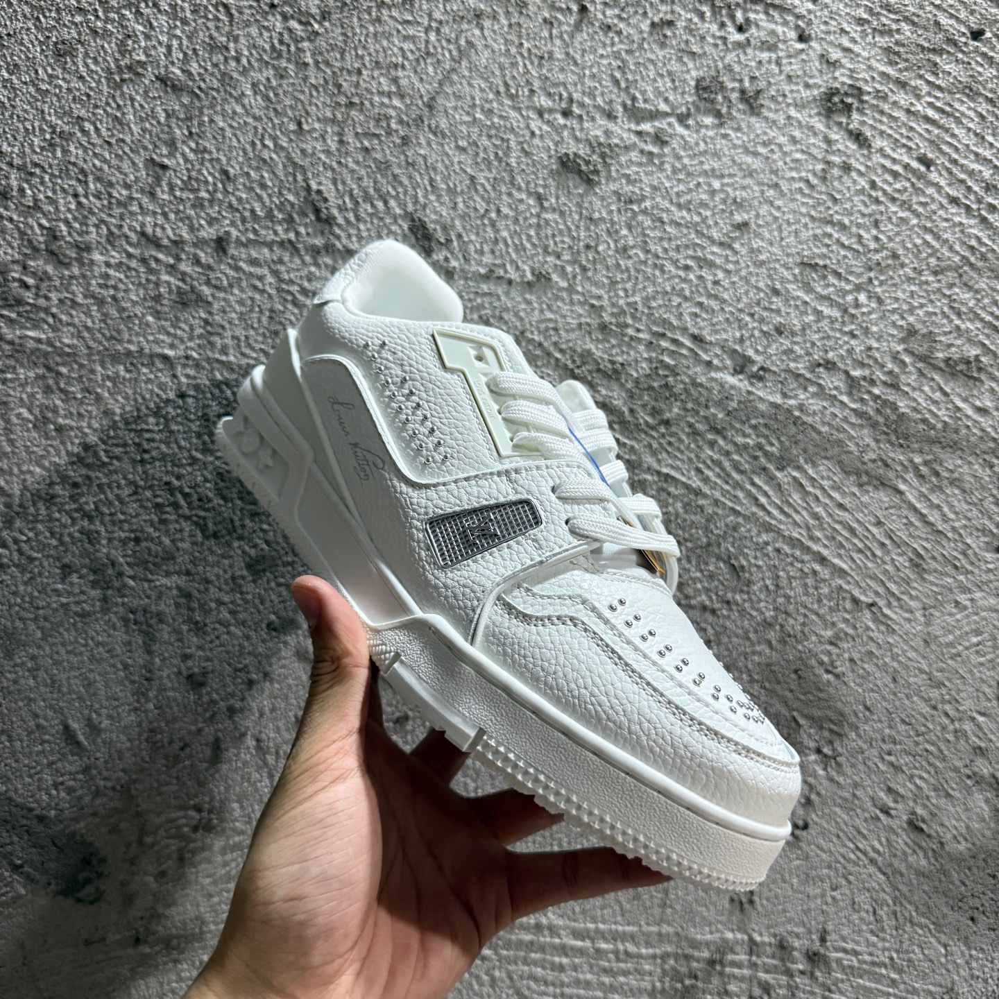 Louis Vuitton LOUIS VUITTON Trainer 2025 Early Spring Men's Series Cowhide Leather Round Toe Lace-up Low-top Sneakers Men's White