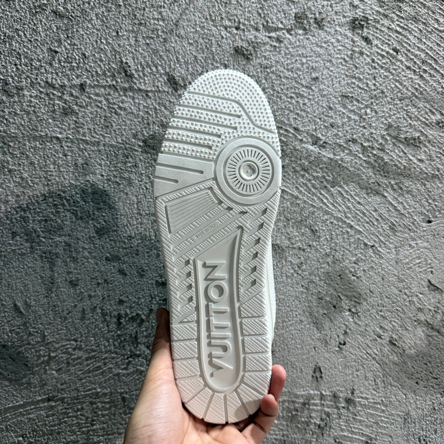 Louis Vuitton LOUIS VUITTON Trainer 2025 Early Spring Men's Series Cowhide Leather Round Toe Lace-up Low-top Sneakers Men's White