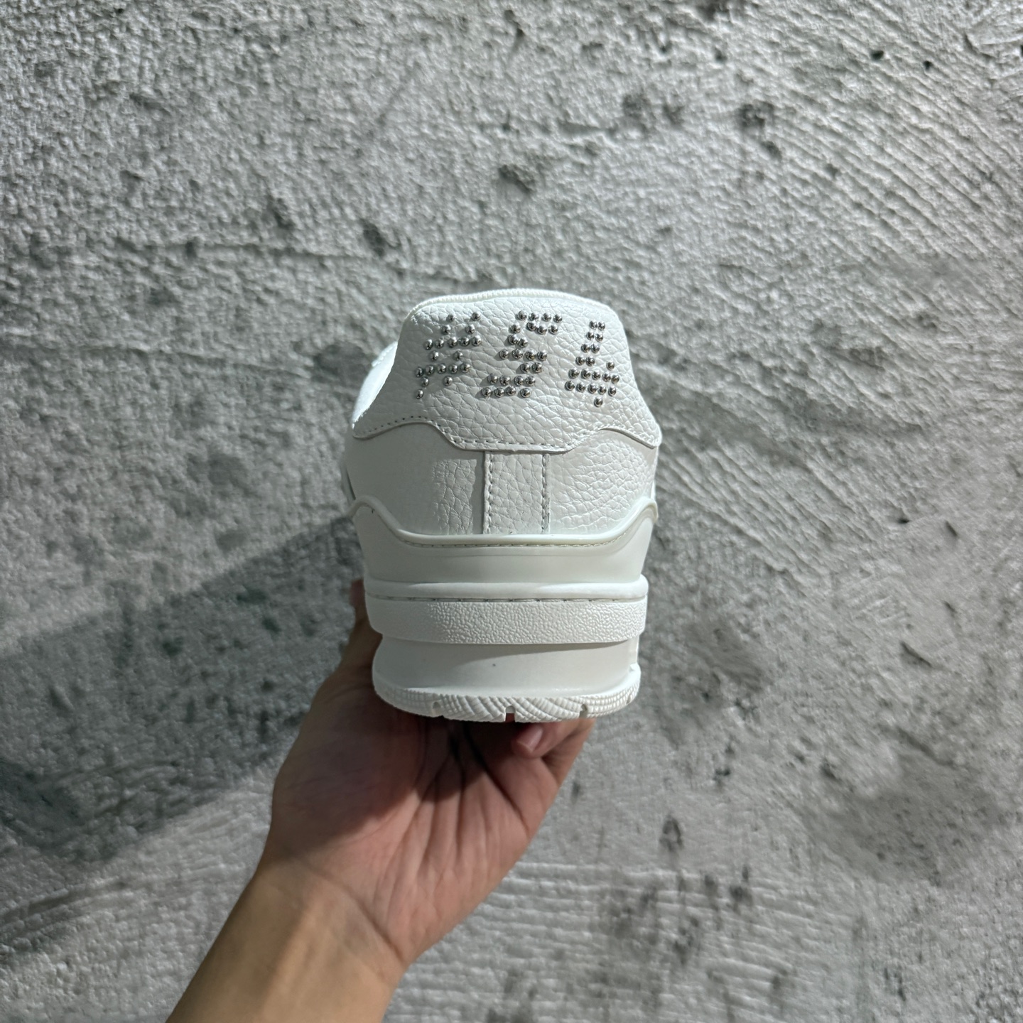 Louis Vuitton LOUIS VUITTON Trainer 2025 Early Spring Men's Series Cowhide Leather Round Toe Lace-up Low-top Sneakers Men's White