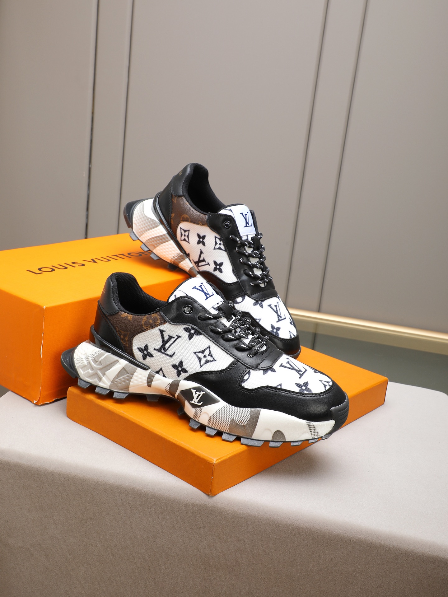 New LV casual sneakers