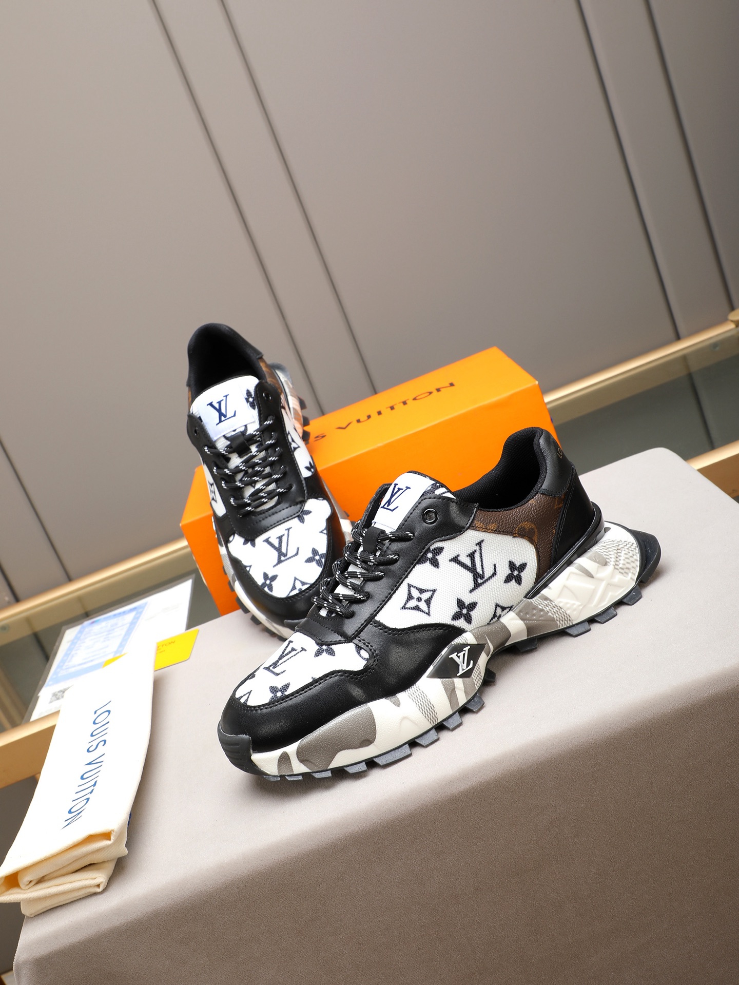 New LV casual sneakers