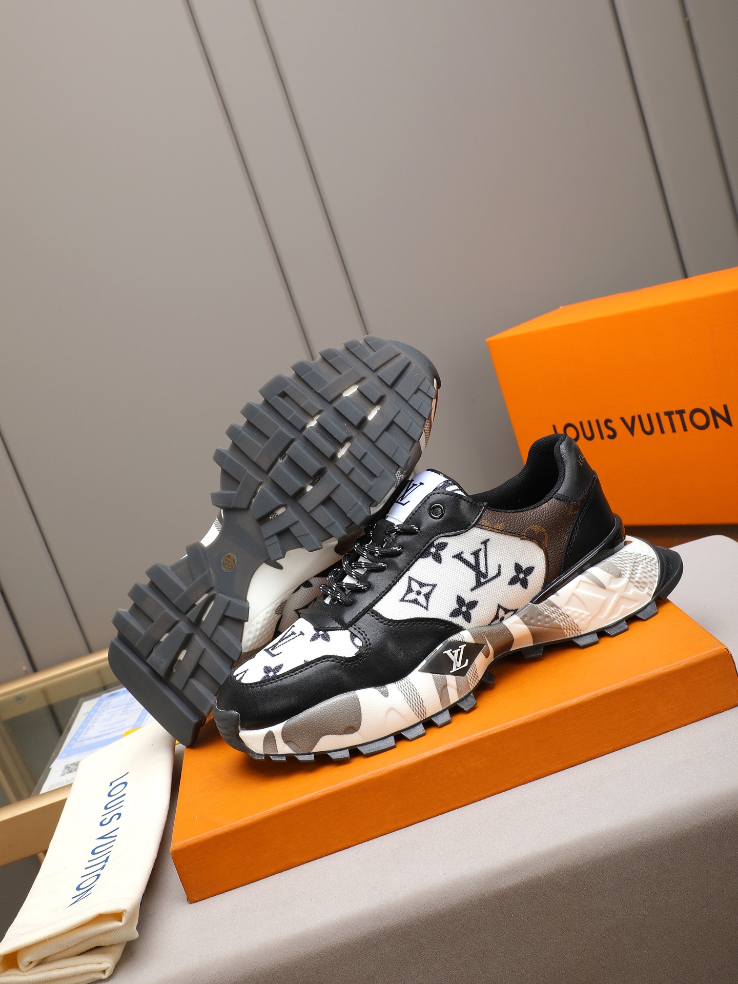 New LV casual sneakers