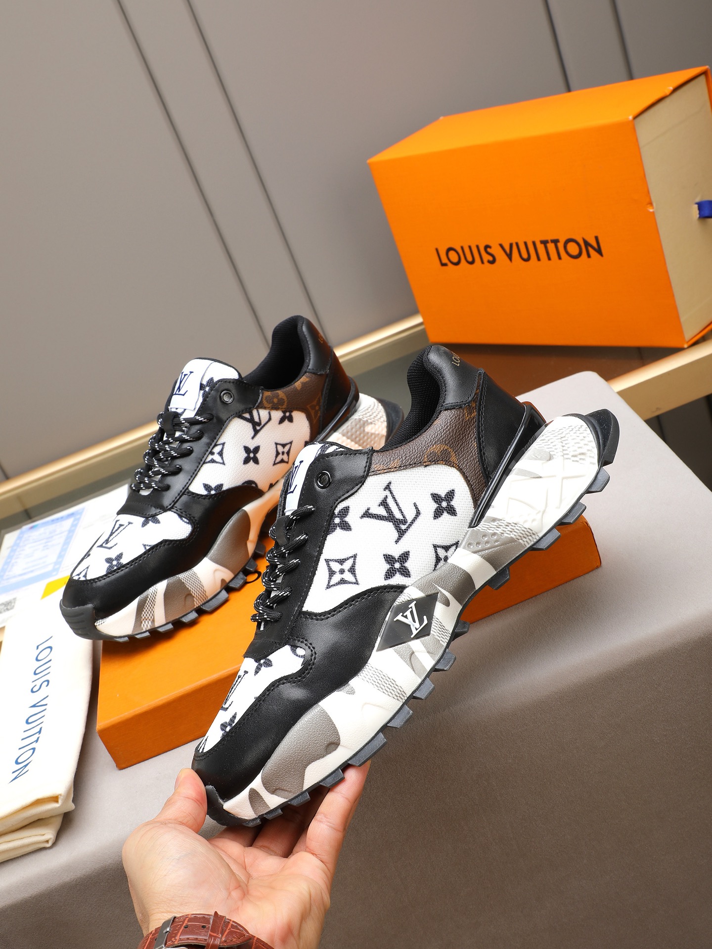 New LV casual sneakers