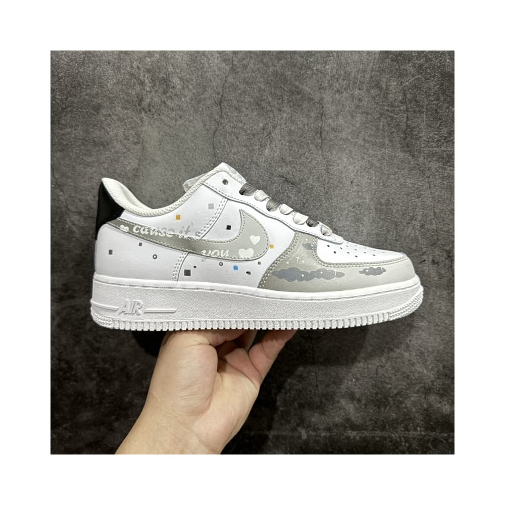 ike Air Force 1 Low 07 Marshmallow Cloud Gradient White and Gray