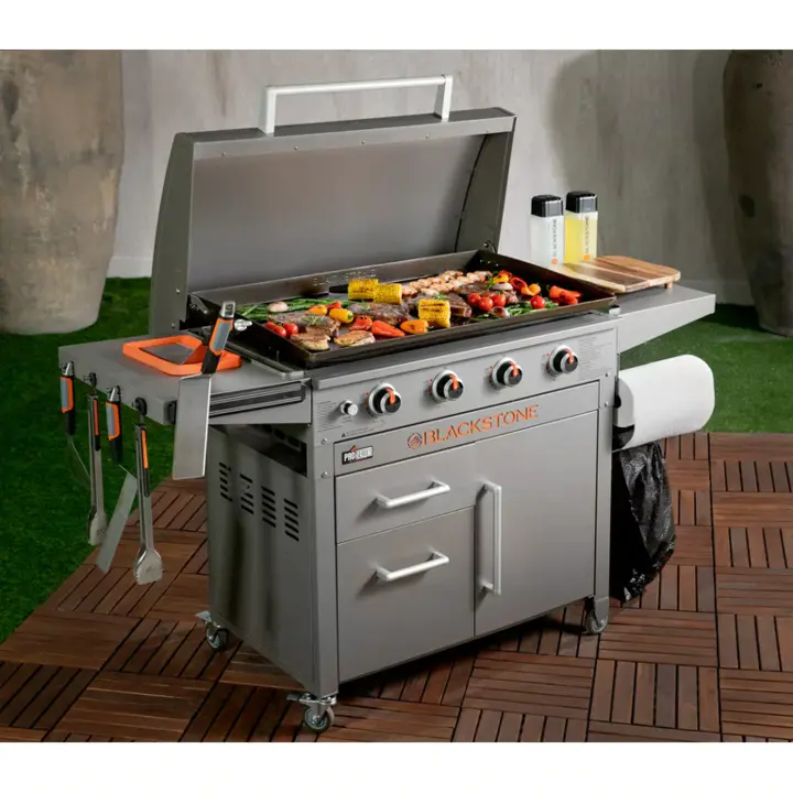 Blackstone ProSeries 4-Burner 36 Griddle Cooking Station with Hood