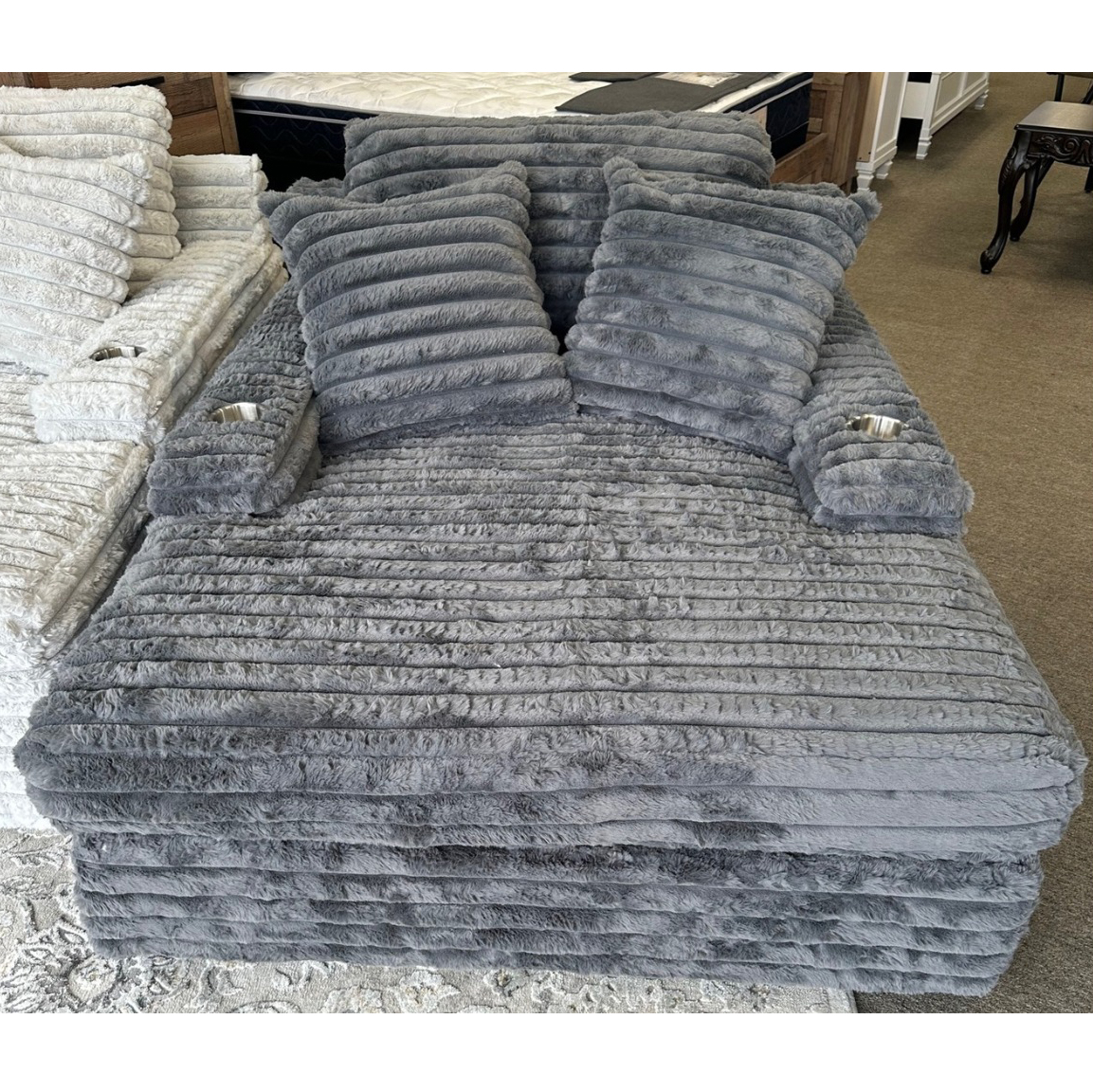 Nestle Chaise Lounge With Dual Cupholders And Charging Ports