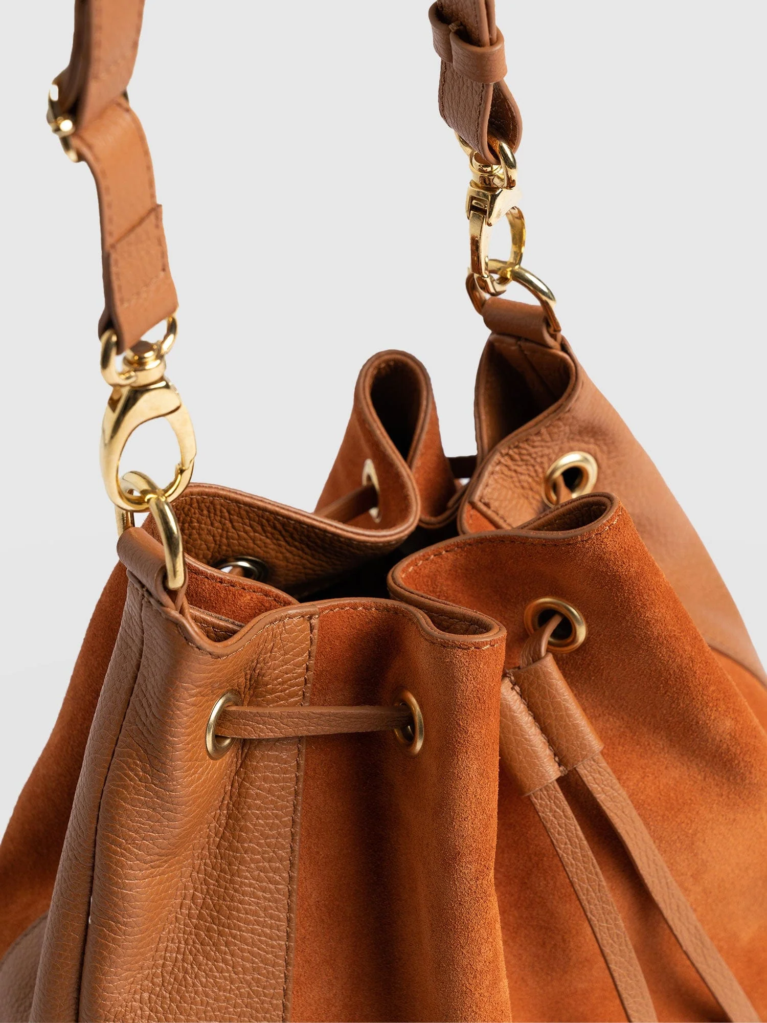 Brompton Bucket Bag - Brown Pebble