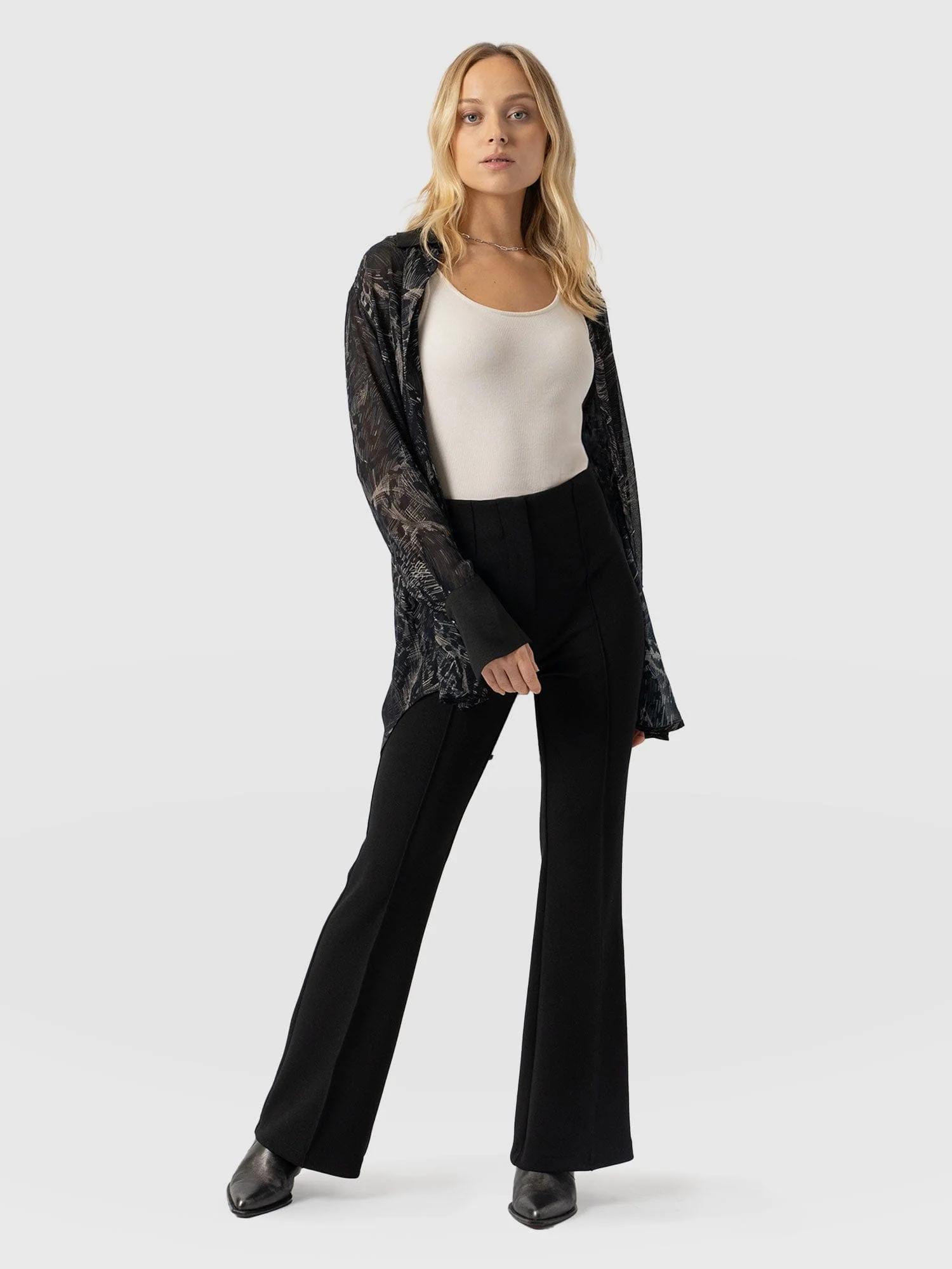 Freya Flared Pant - Black