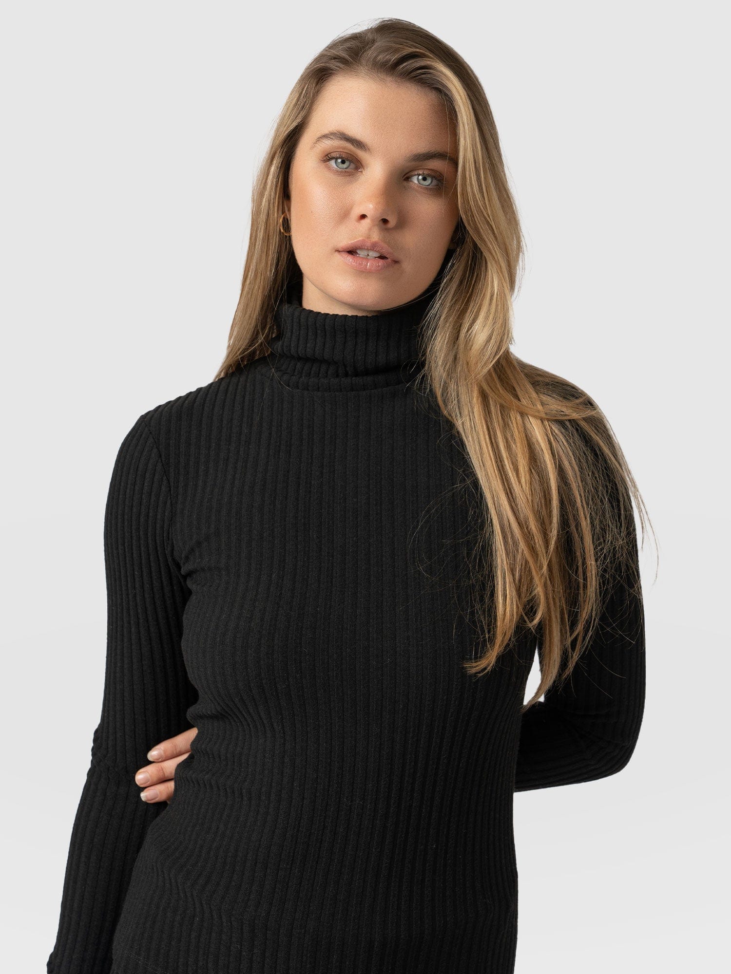Tempest Turtle Neck - Black
