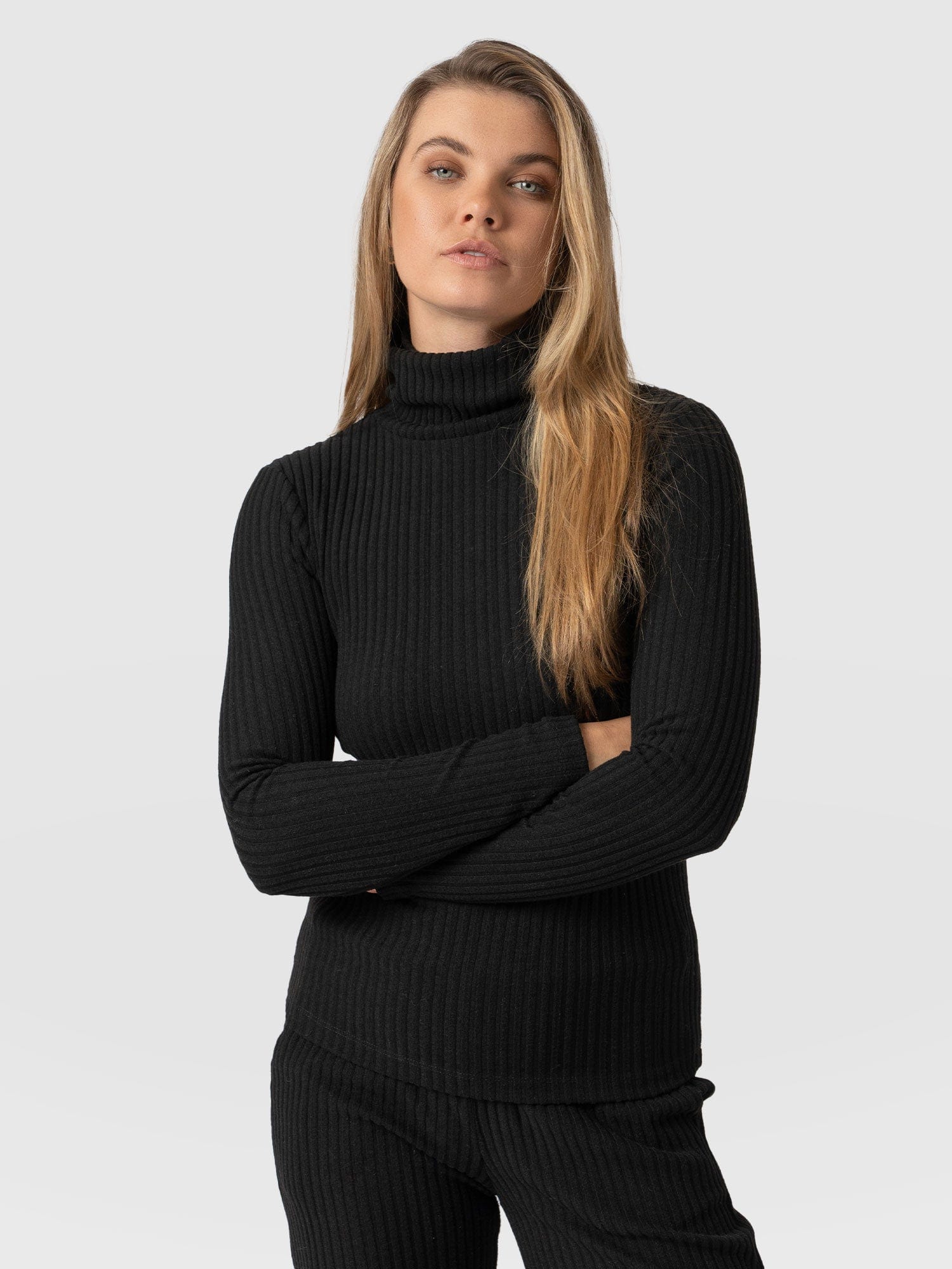 Tempest Turtle Neck - Black