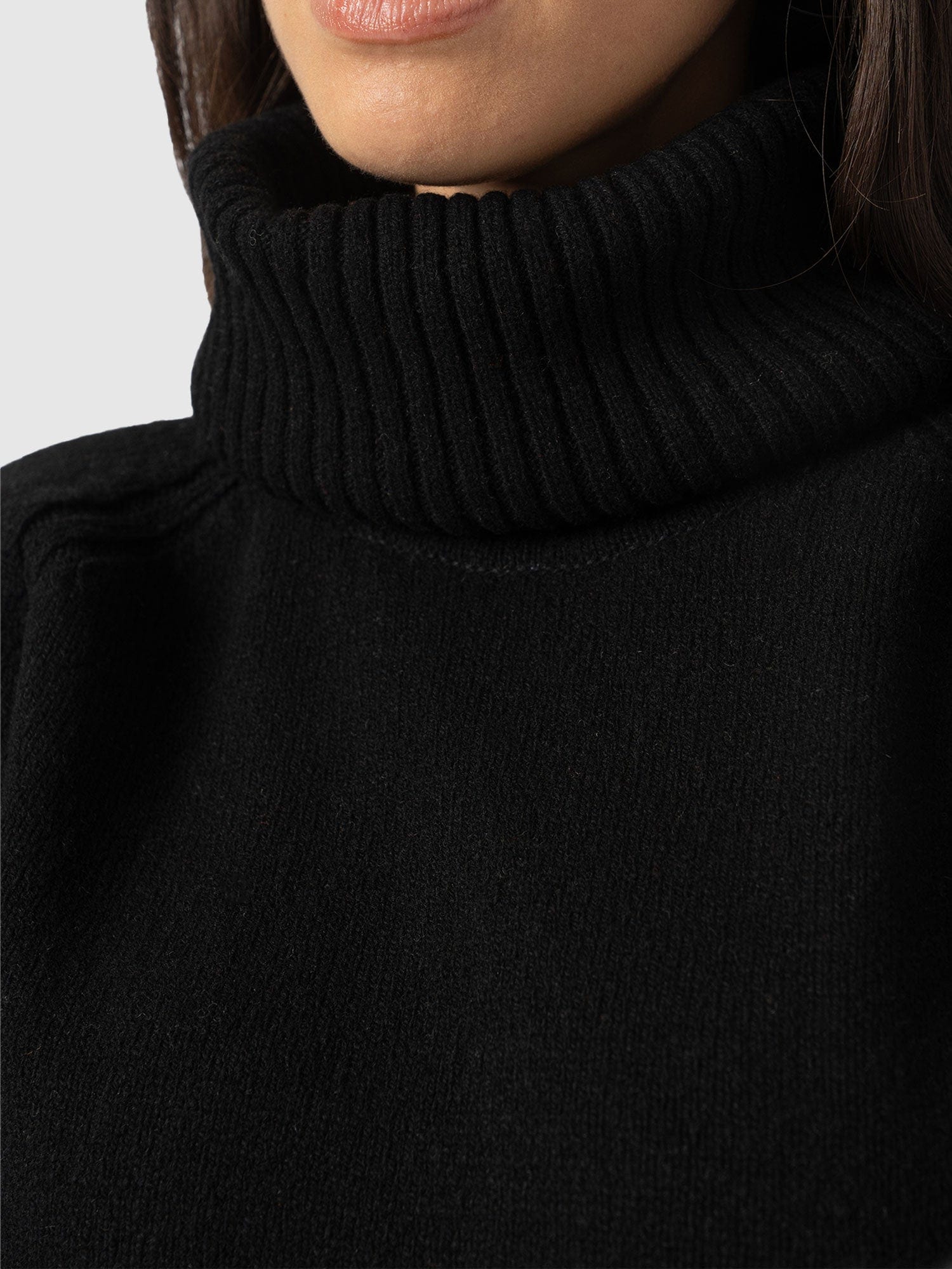 Cambridge Cashmere Sweater - Black