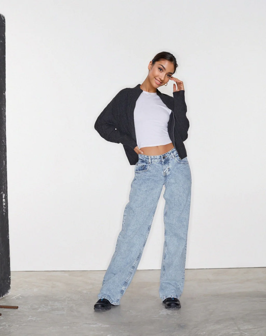 Low Rise Parallel Jeans in 80s Light Blue Wash