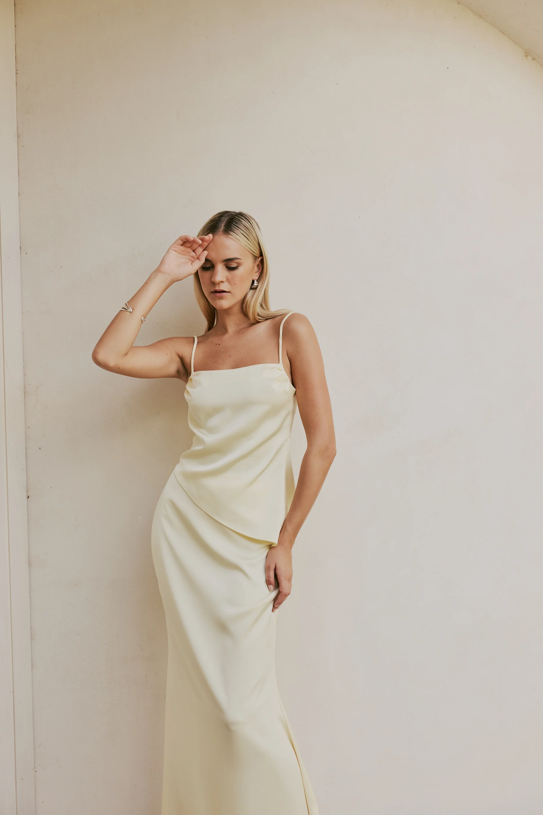 CURAAE Spencer Asymmetrical Spagetti Strap Cami Top In Brown