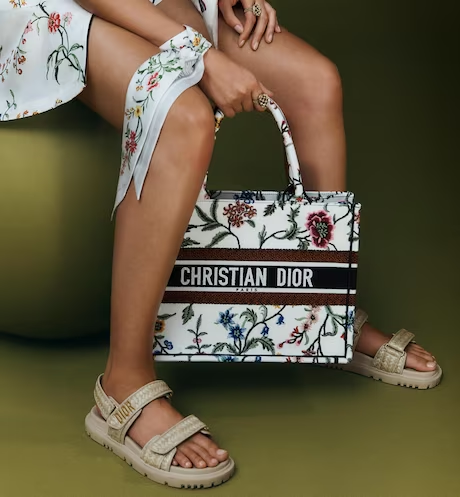 DIOR BOOK TOTE White  Dior  (36 x 27.5 x 16.5 cm)