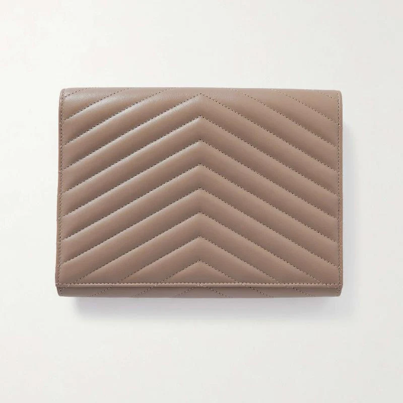 Cassandre matelassé leather clutch