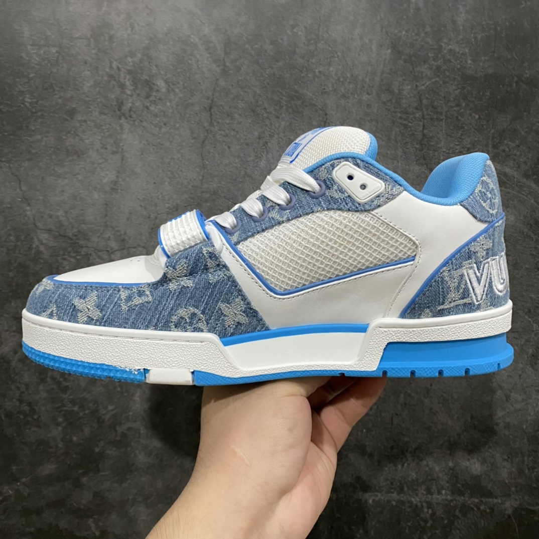 Trainer sneakers 17