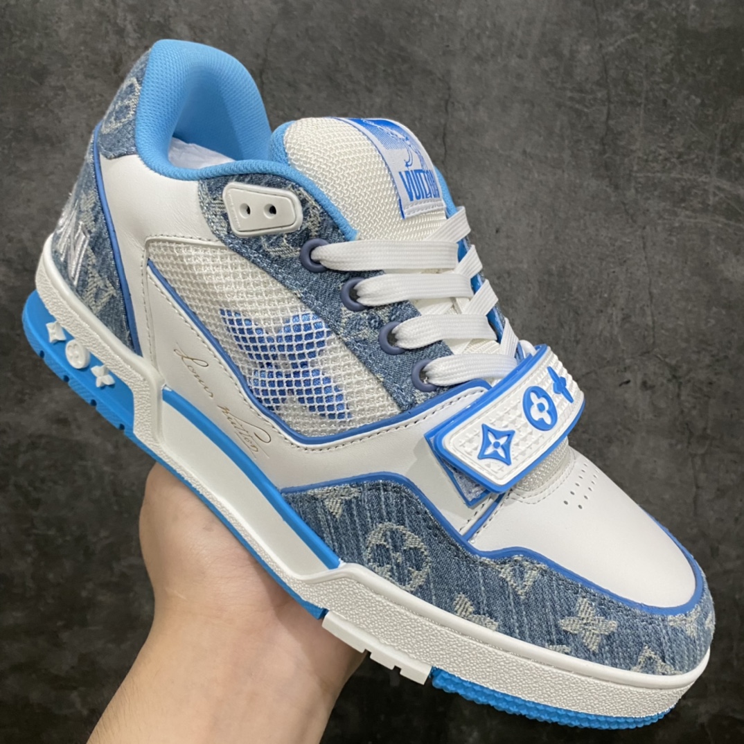 Trainer sneakers 17