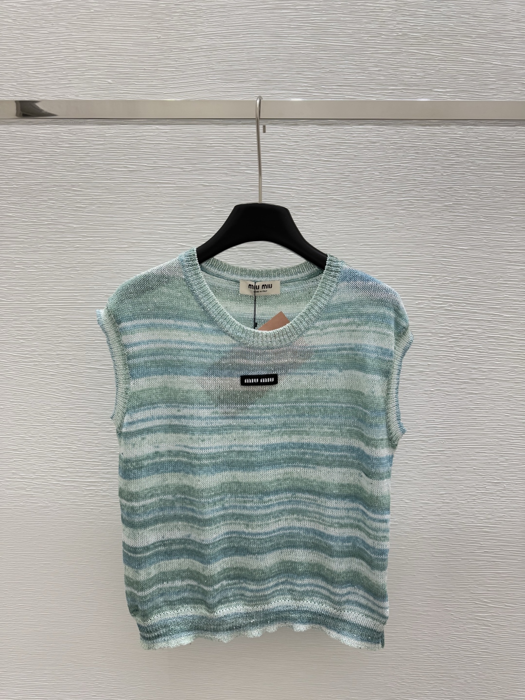 MIUMIU 2025ss Early spring new round neck multi-color sequined knitted vest