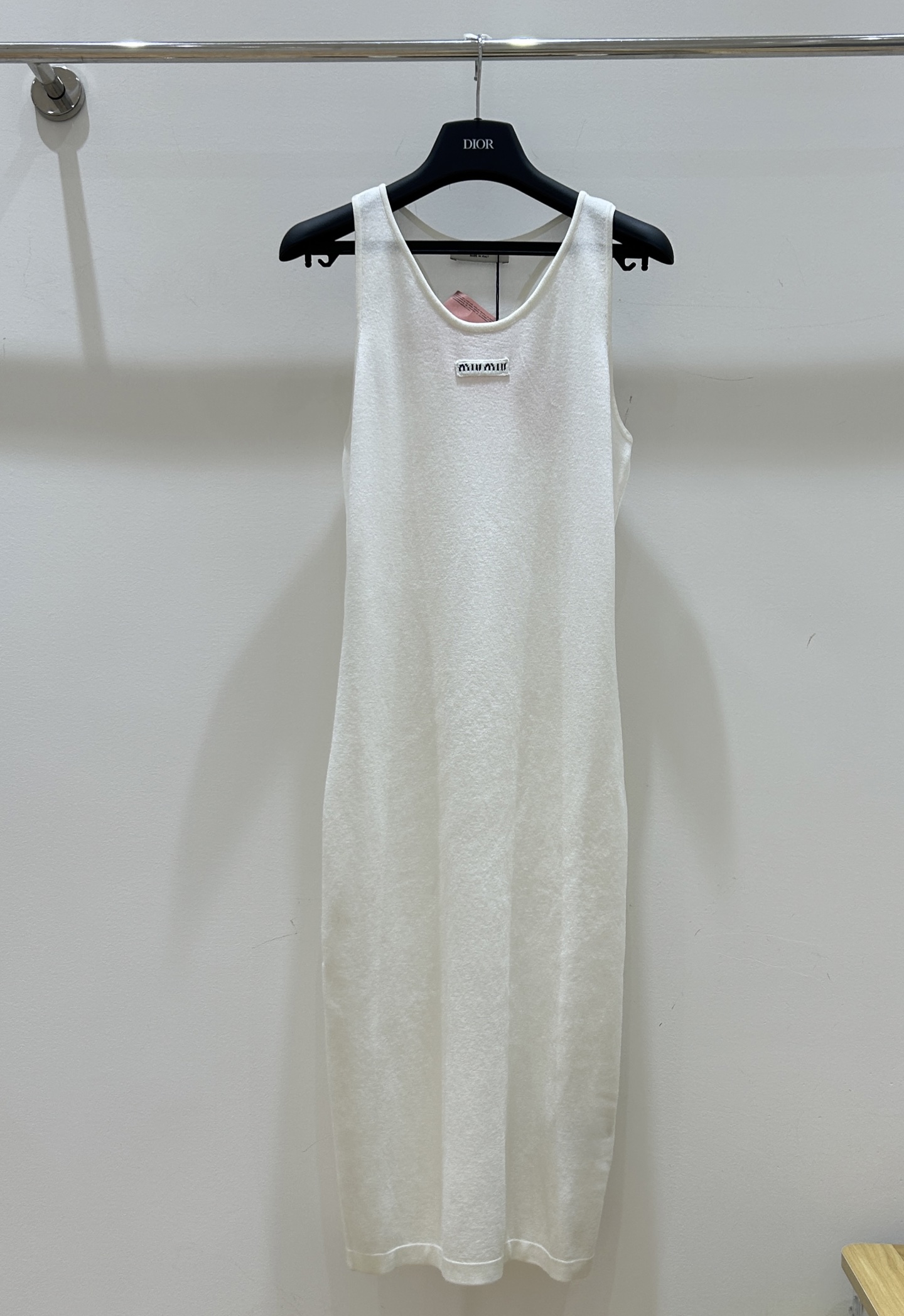 MIUMIU 2025ss A sleeveless, form-fitting knitted vest dress with letter logos on the chest