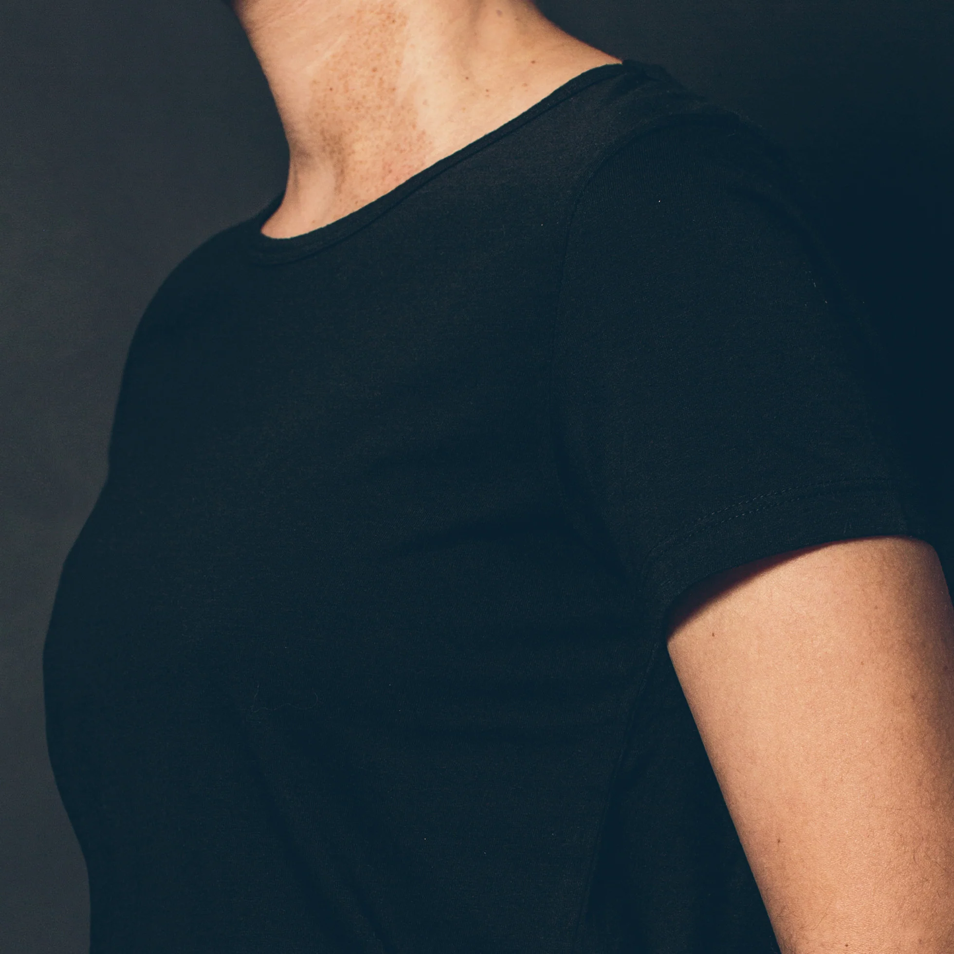 The Elle Crewneck Tee in Noir