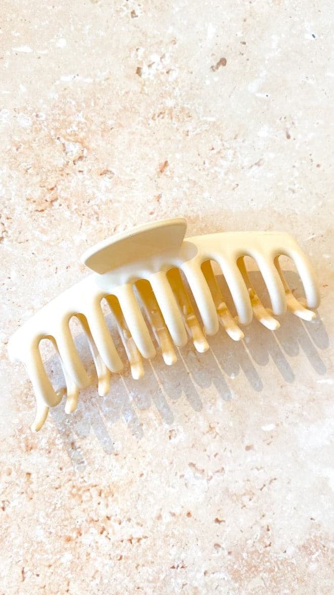 Kikodress - Regina Claw Clip - Baby Yellow