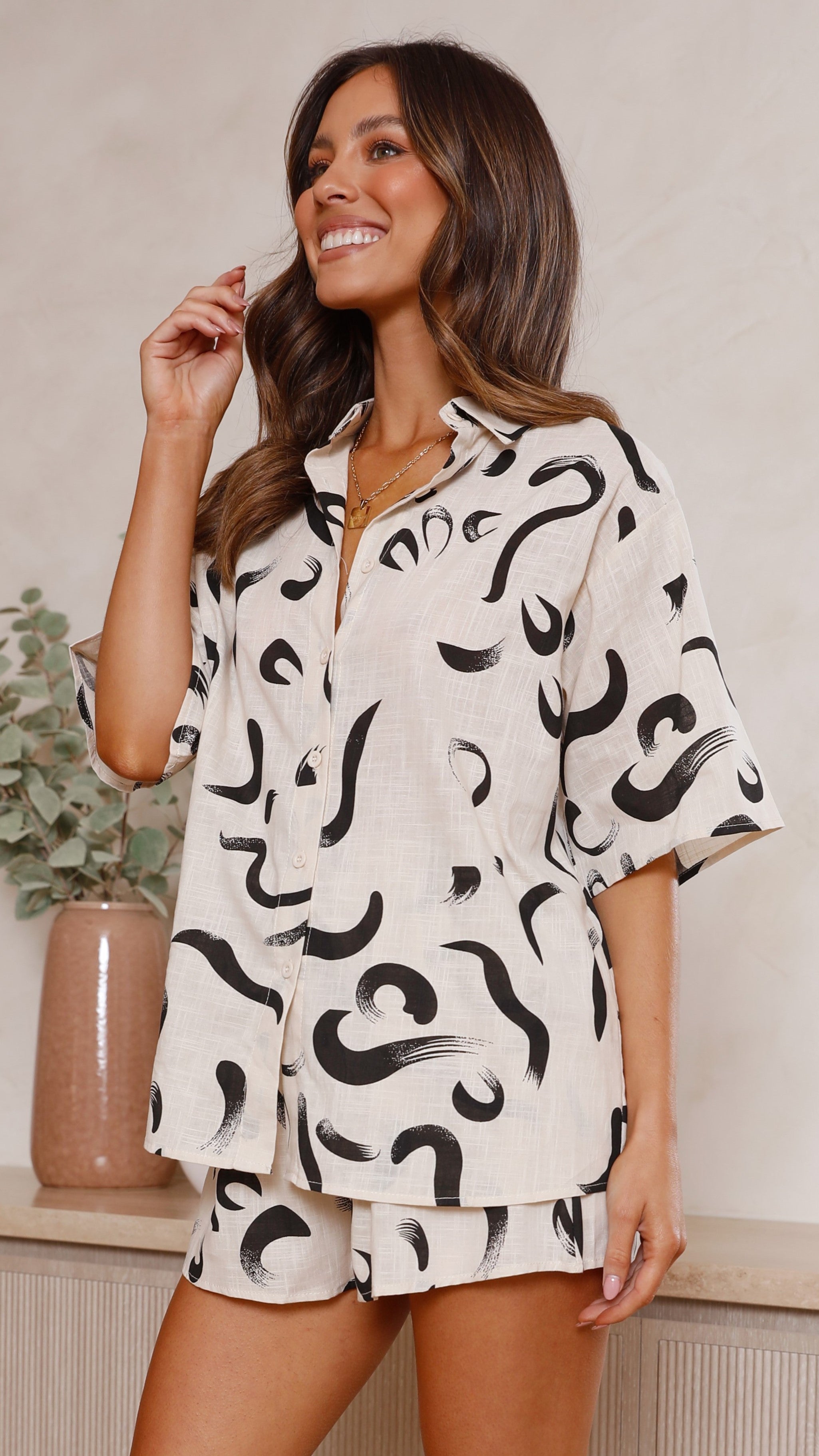 Kikodress - Charli Button Up Shirt and Shorts Set - Beige/Black