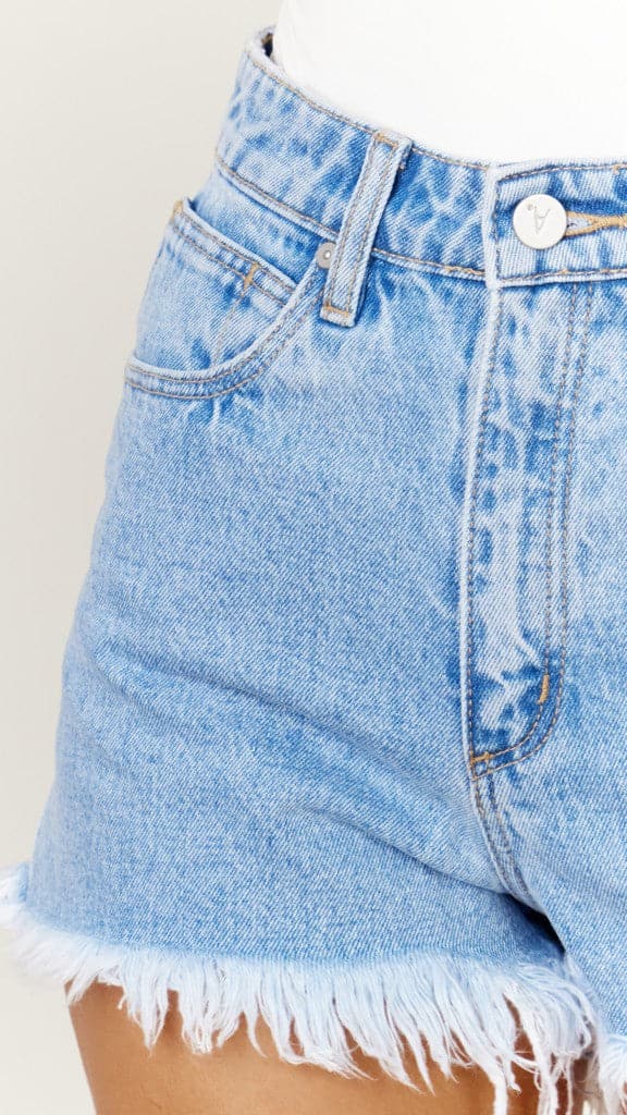 Kikodress - Abrand High Relaxed Short- Esmerelda