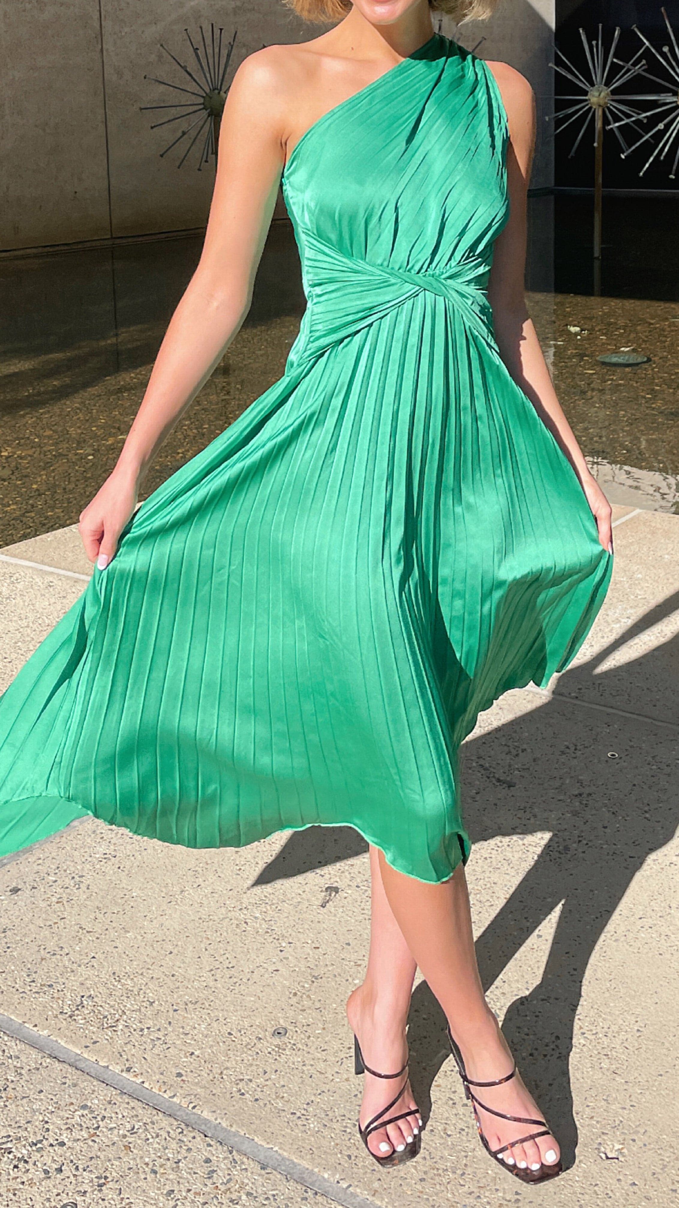 Kikodress - Cali One Shoulder Midi Dress - Green