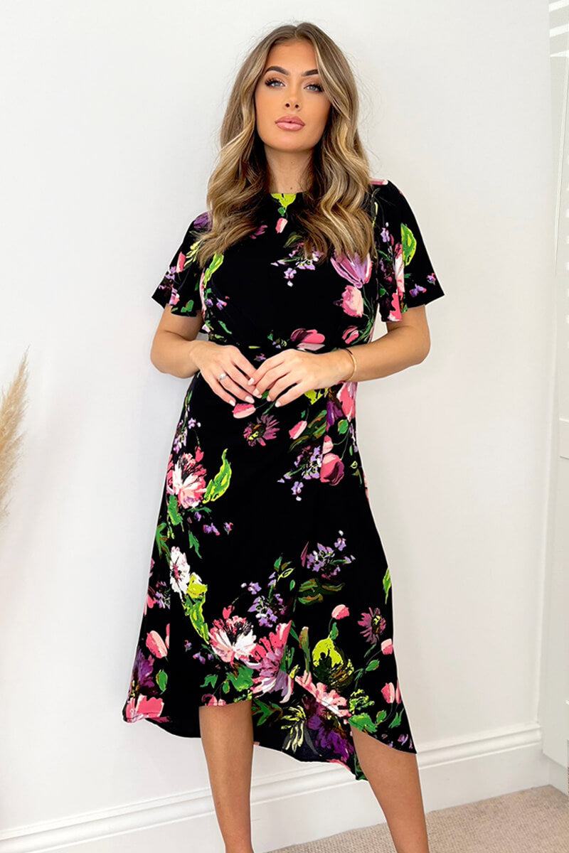 Kikodress - Black Floral Printed Short Sleeve Gathered Side Midi Dress