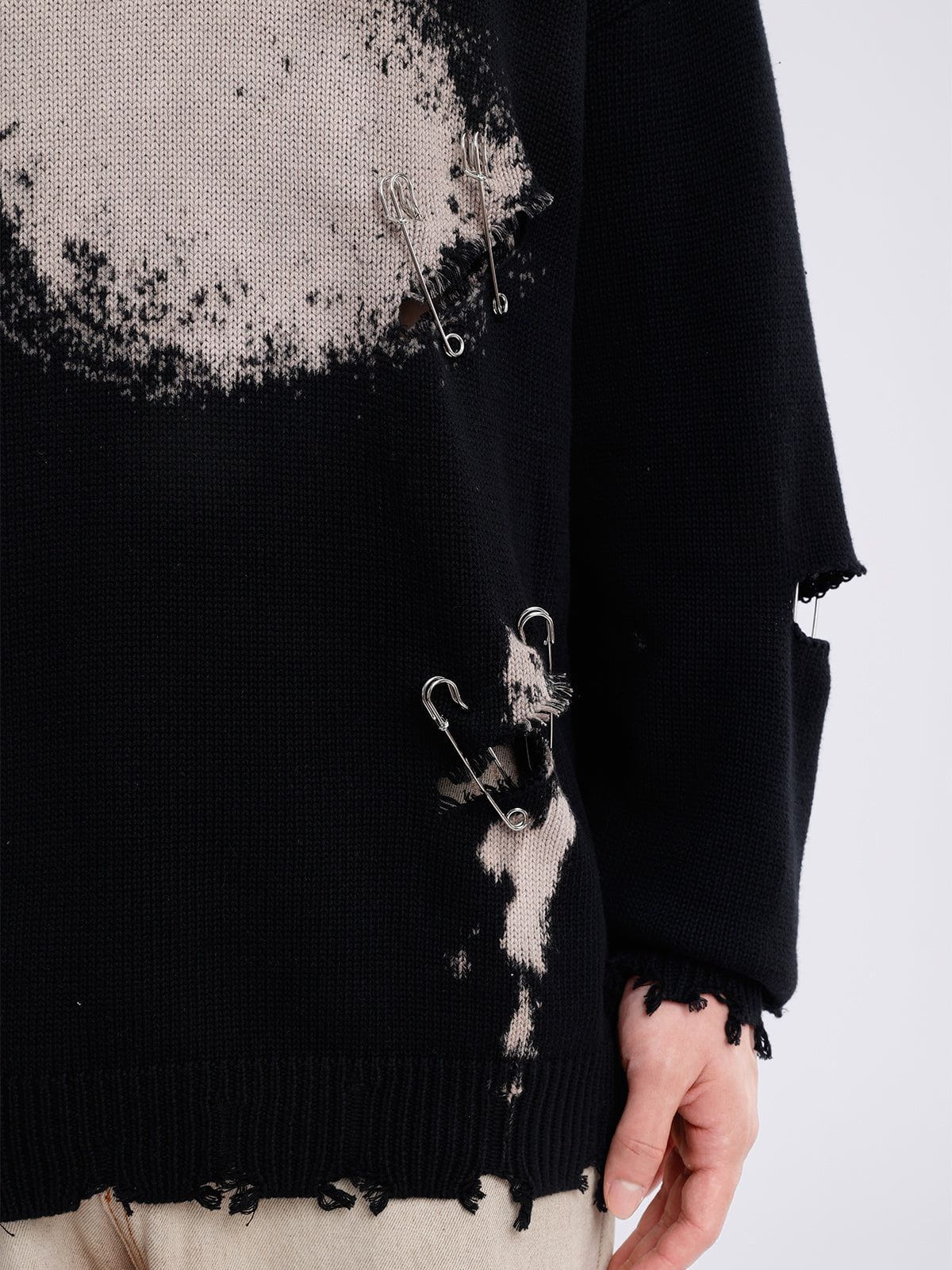 Aelfric Eden Paperclip Broken Design Knit Sweater