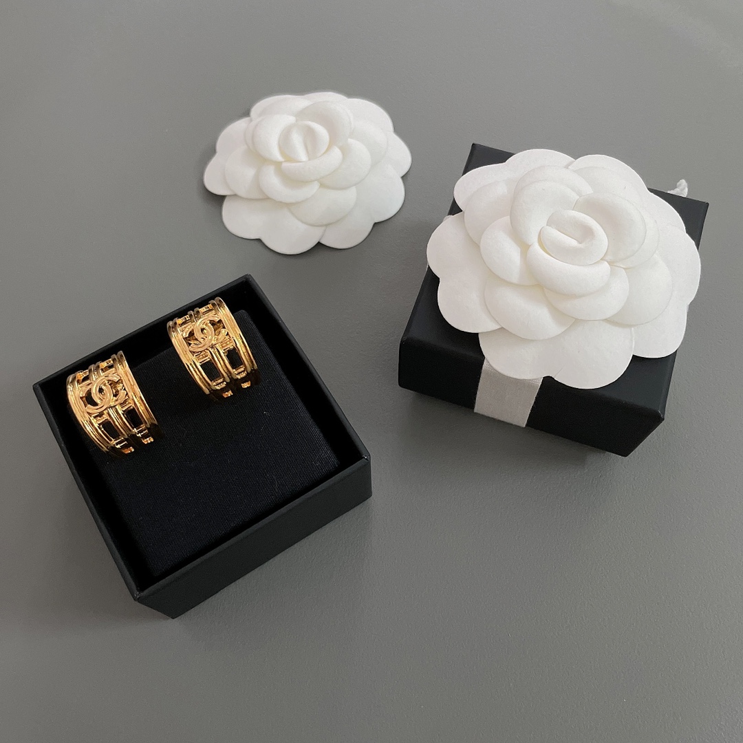 Chanel Earring