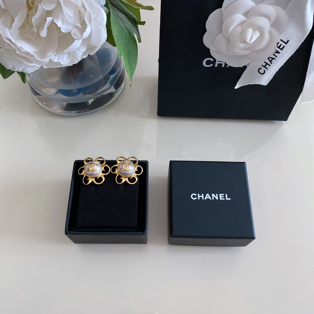 Chanel Earring