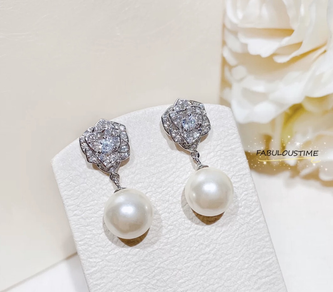Piaget Earring