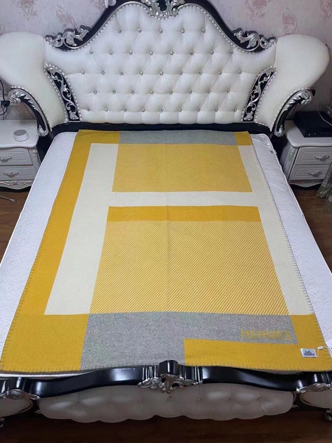 Hermes Avalon blanket
