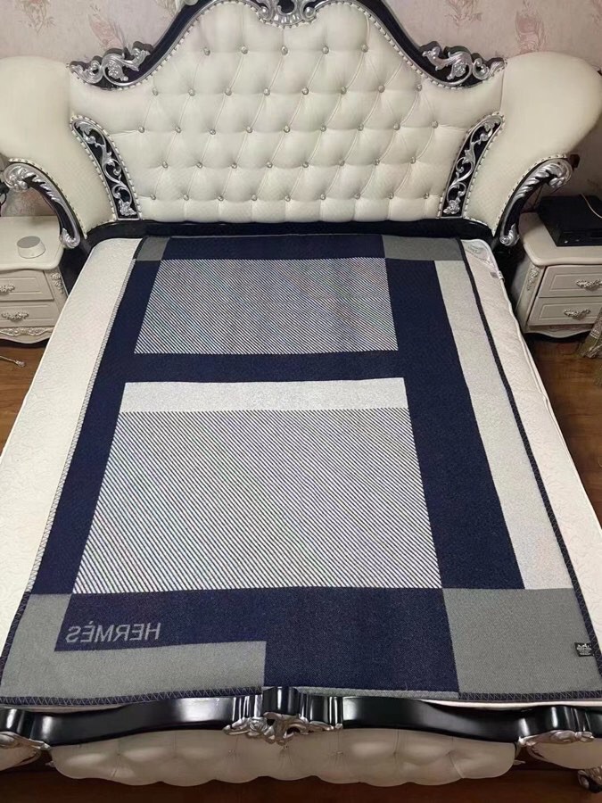 Hermes Avalon blanket