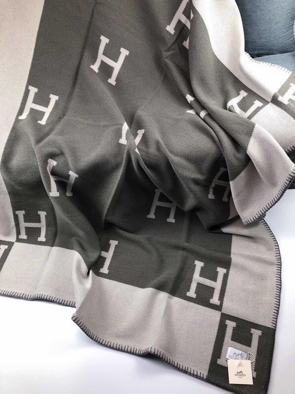 Hermes Avalon blanket