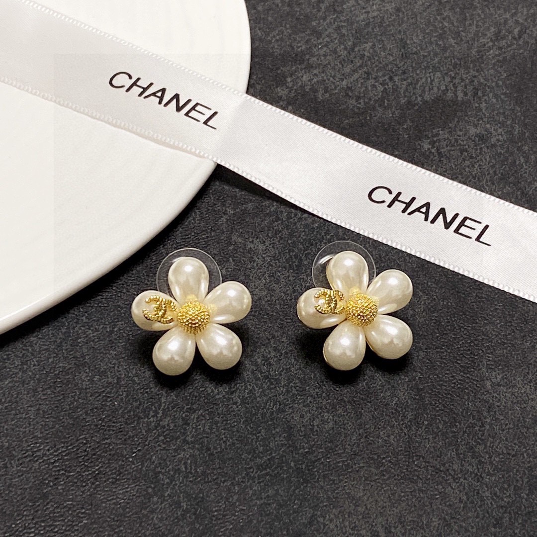 Chanel Earring